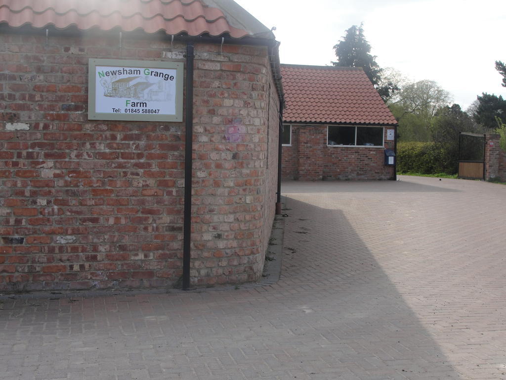 Newsham Grange Farm Bed and Breakfast Thirsk Buitenkant foto