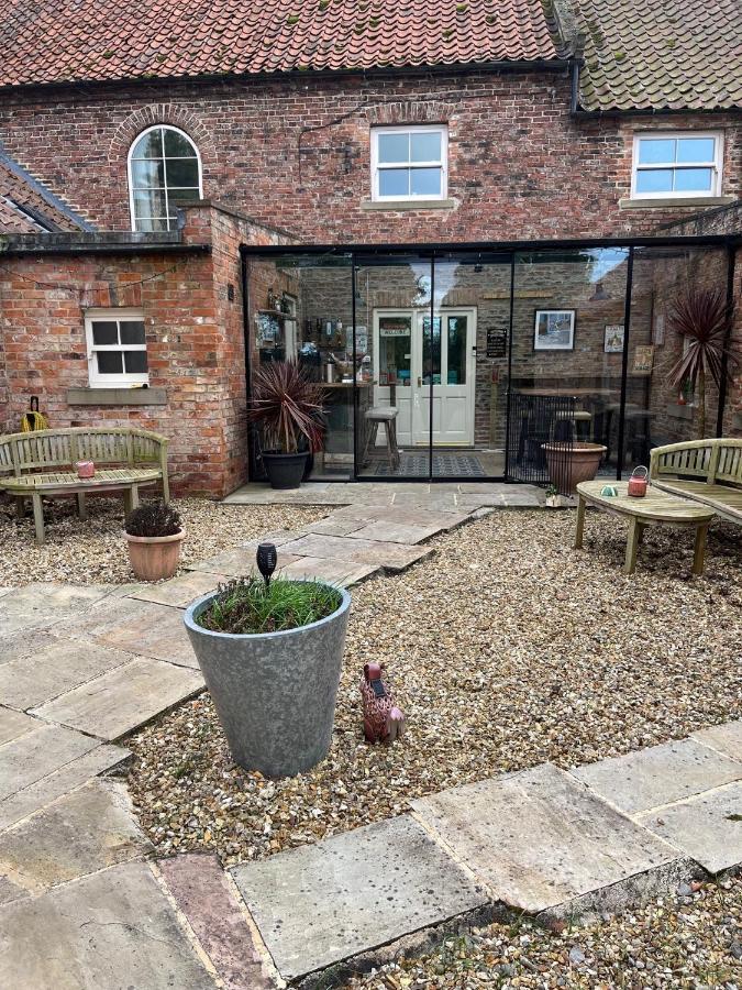 Newsham Grange Farm Bed and Breakfast Thirsk Buitenkant foto